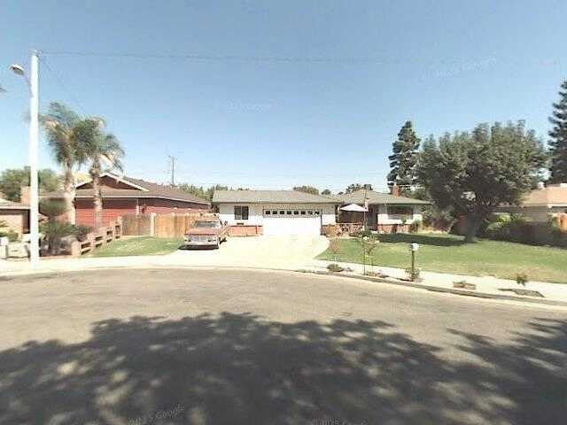 House image located at Tulare, CA 93274