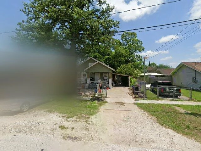 House image located at Houston, TX 77011