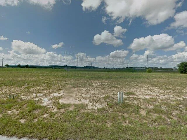 House image located at Dundee, FL 33838