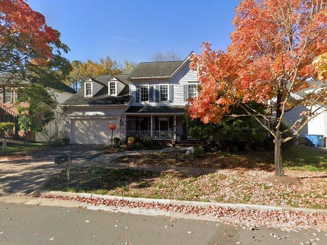 House image located at Chantilly, VA 20152