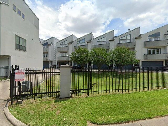 House image located at Houston, TX 77004