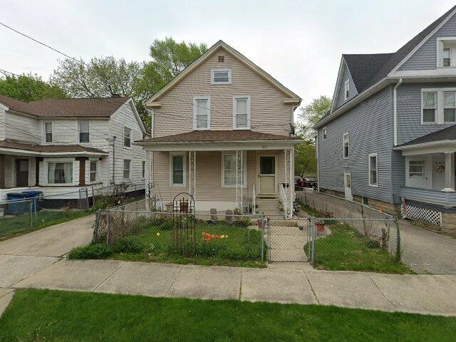 House image located at Aurora, IL 60505