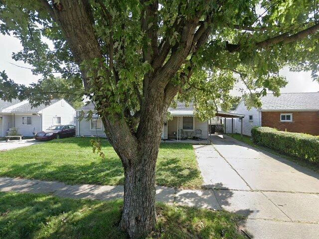 House image located at Roseville, MI 48066