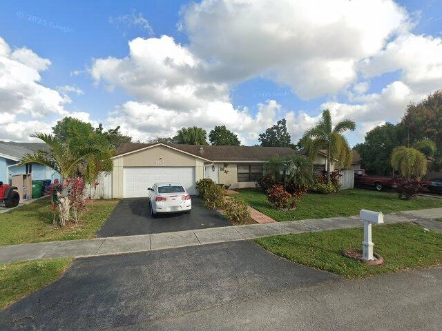 House image located at Miami, FL 33186