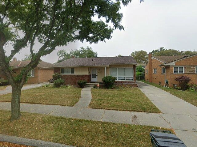 House image located at Oak Park, MI 48237