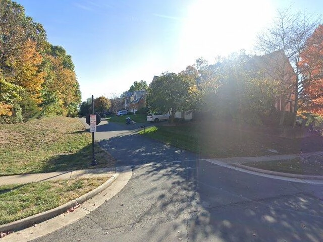 House image located at Chantilly, VA 20152