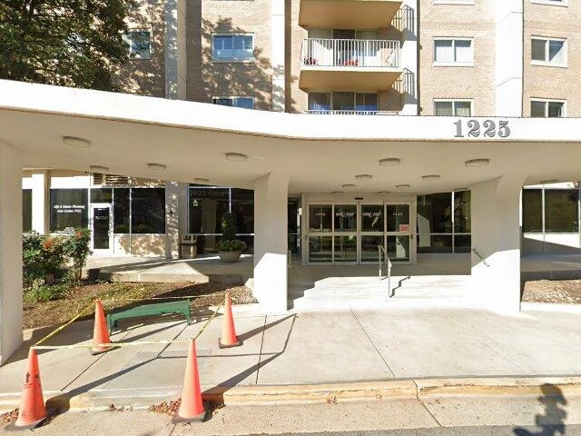 House image located at Alexandria, VA 22302