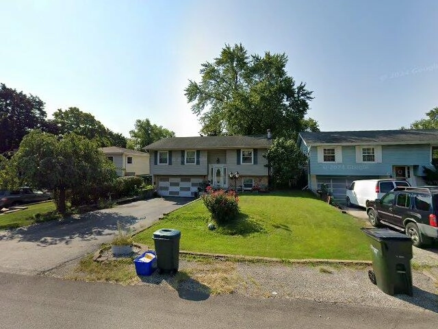 House image located at Glen Ellyn, IL 60137