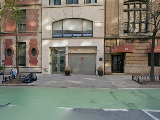 House image located at New York, NY 10003