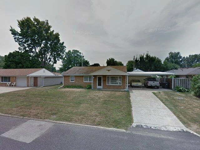 House image located at Pekin, IL 61554