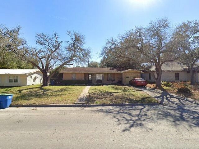 House image located at Beeville, TX 78102