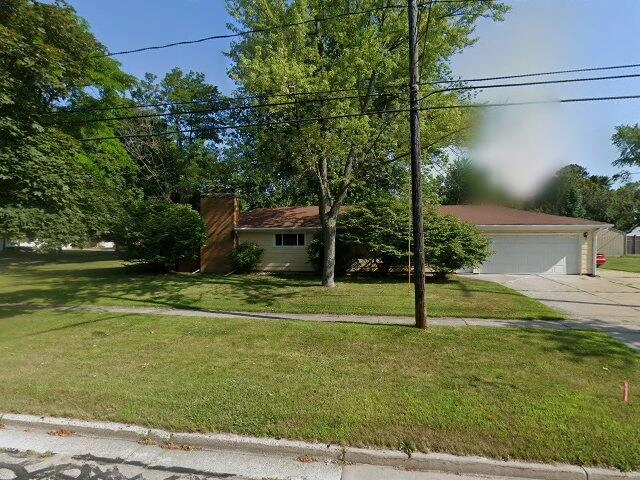 House image located at Midland, MI 48642