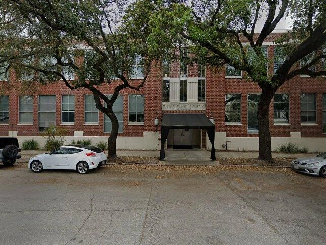 House image located at Houston, TX 77003