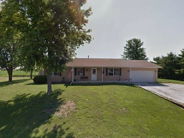 House image located at Carthage, IL 62321