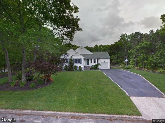 House image located at Manorville, NY 11949