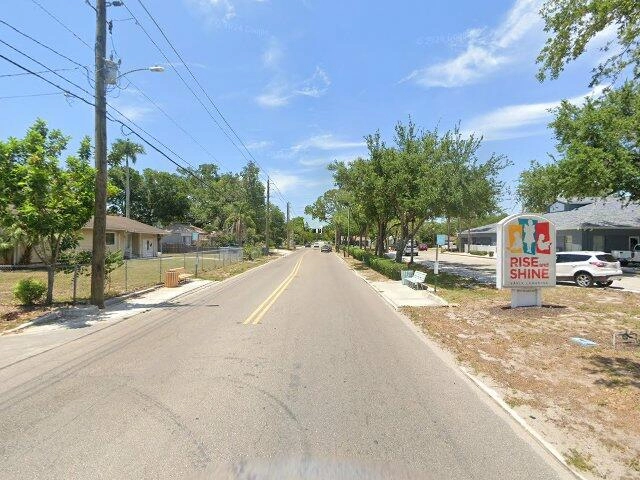 House image located at Moline, IL 61265