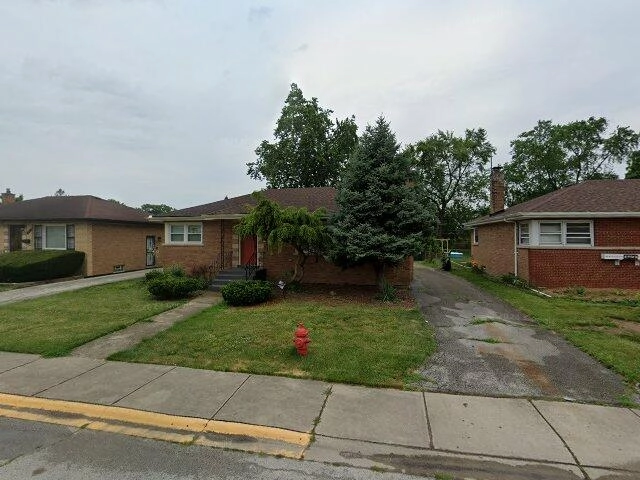 House image located at South Holland, IL 60473