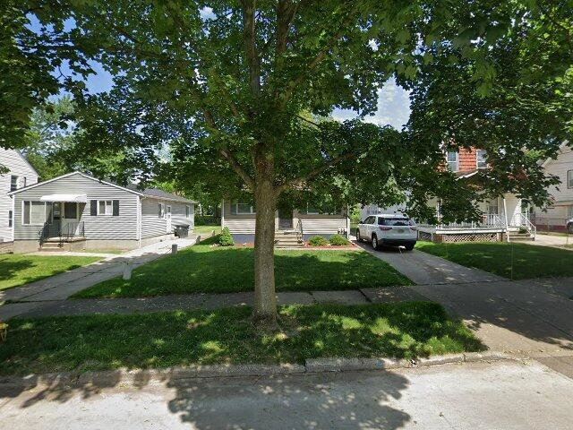 House image located at Akron, OH 44320