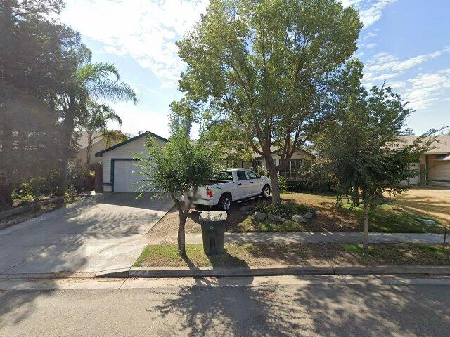 House image located at Tulare, CA 93274