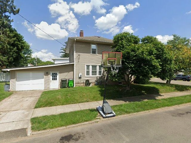 House image located at Dover, OH 44622