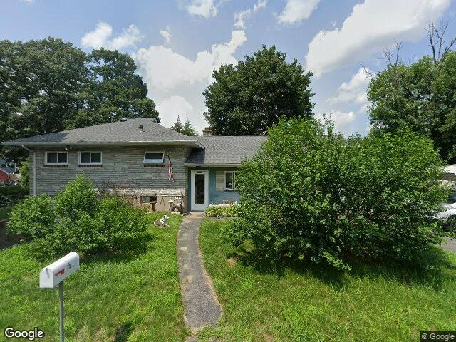 House image located at Methuen, MA 01844