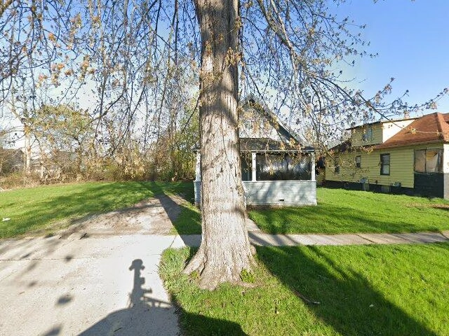 House image located at Saginaw, MI 48601