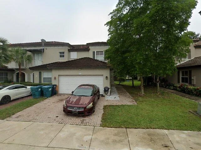 House image located at Miami, FL 33196