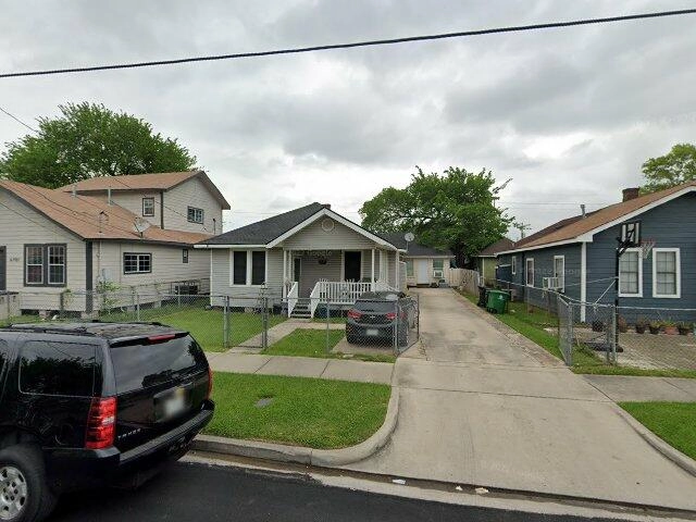 House image located at Houston, TX 77011