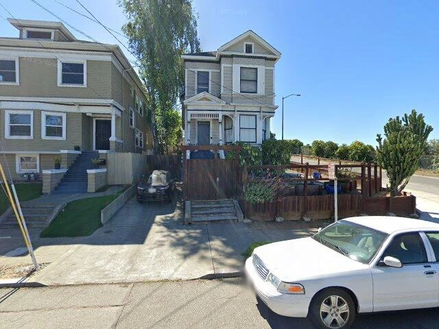 House image located at Oakland, CA 94610