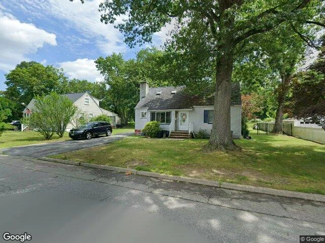 House image located at Pompton Lakes, NJ 07442