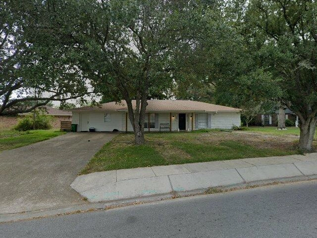 House image located at Ocean Springs, MS 39564