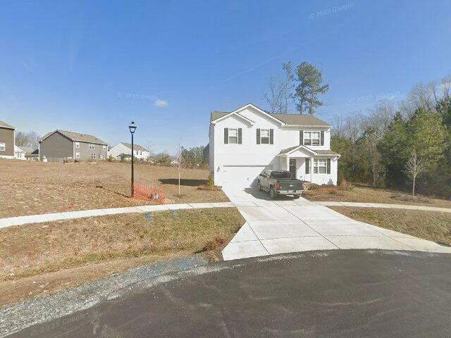 House image located at Bowling Green, VA 22427