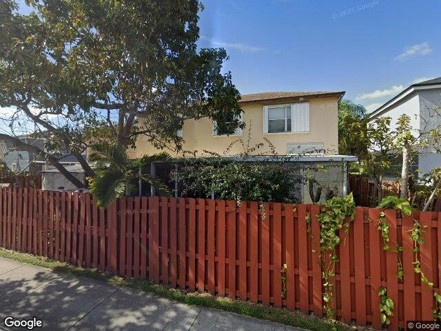 House image located at Miami, FL 33196