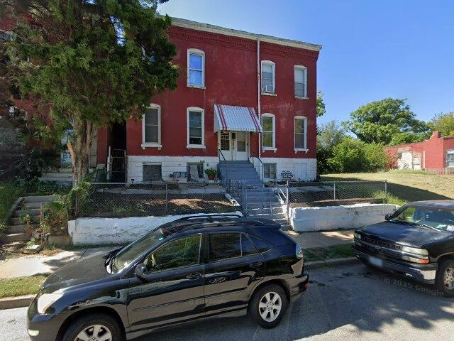 House image located at Pekin, IL 61554