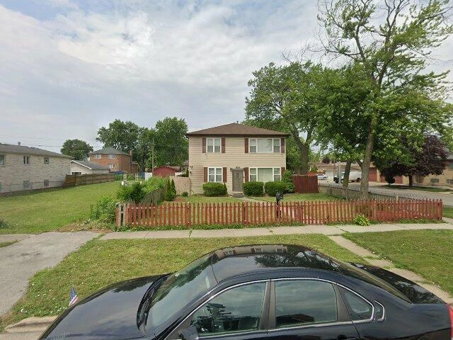 House image located at Chicago, IL 60638