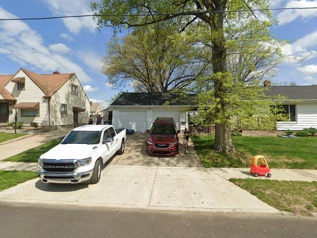 House image located at Akron, OH 44305