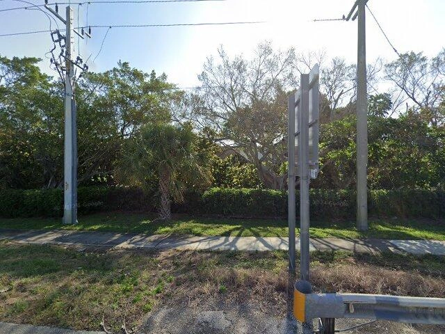 House image located at North Palm Beach, FL 33408