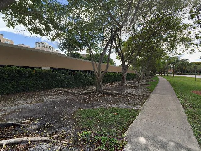 House image located at Miami, FL 33180