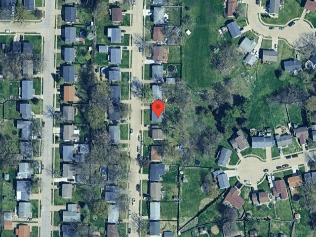 House image located at Davenport, IA 52804