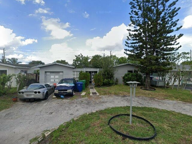 House image located at Hollywood, FL 33023
