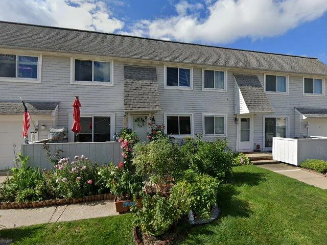 House image located at Willoughby, OH 44094