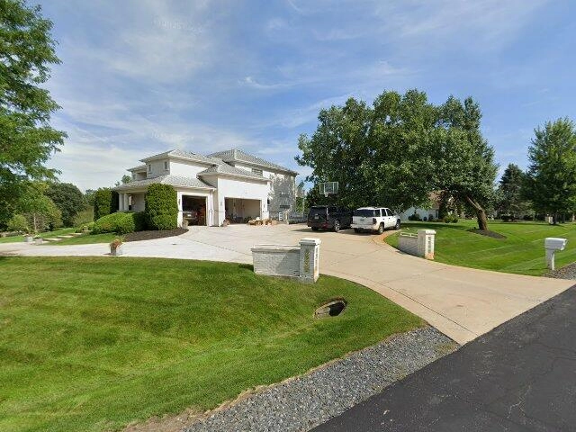 House image located at Wayne, IL 60184