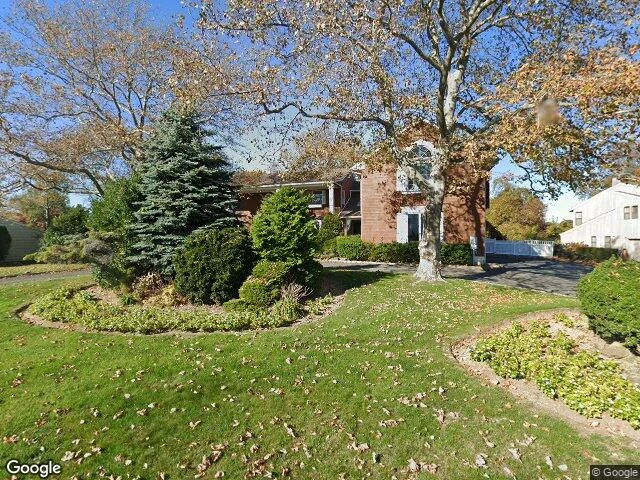 House image located at Hewlett, NY 11557