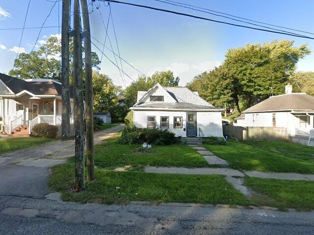 House image located at Dixon, IL 61021