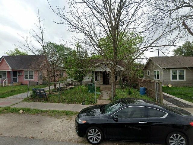 House image located at Houston, TX 77011