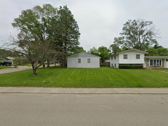 House image located at Carpentersville, IL 60110