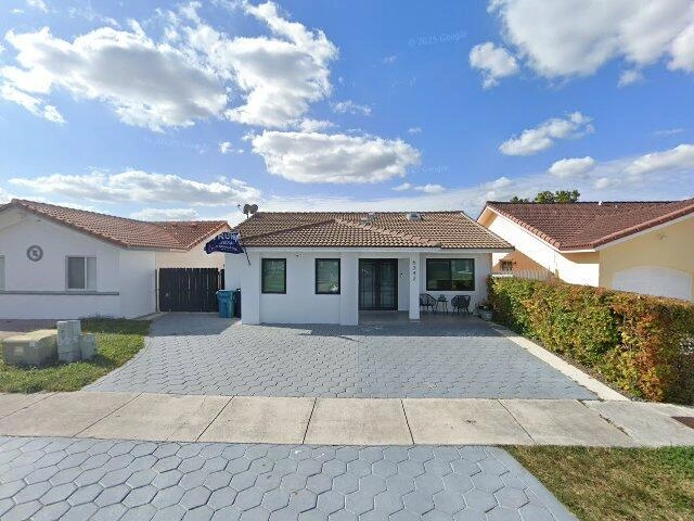 House image located at Miami, FL 33193