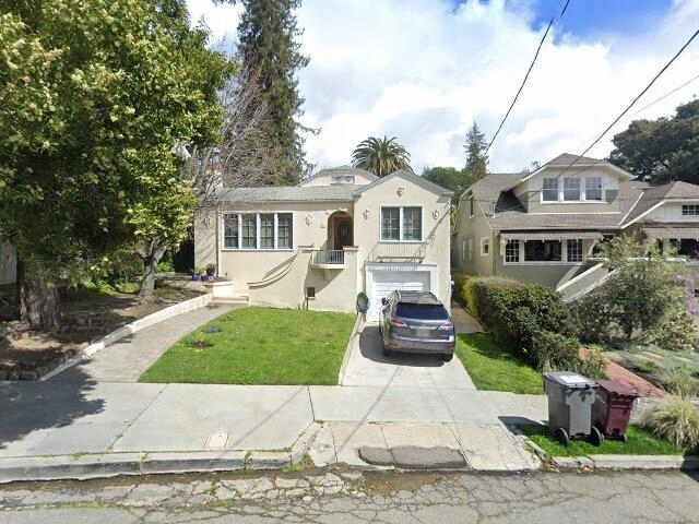 House image located at Oakland, CA 94610
