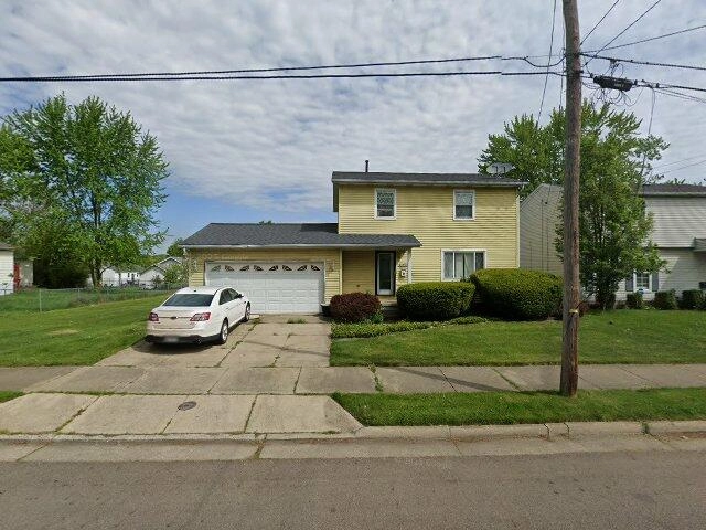 House image located at Akron, OH 44306