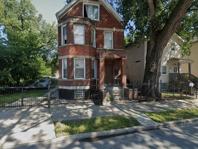 House image located at Chicago, IL 60609